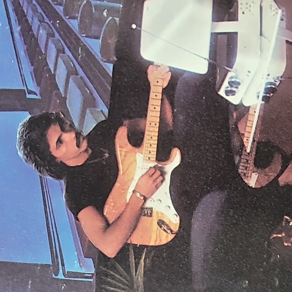 1976 Hall & Oates Vintage Vinyl Bigger Than Both of Us, Poster Included - Picture 3 of 16